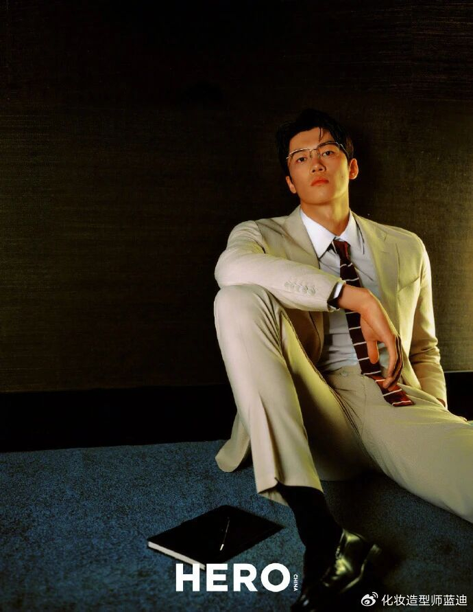 世界杯高清赛事直播入口-汪顺 HERO 创刊号封面：真正的英雄，从来都有双面人生|人物|泳池|锋芒|大片|时尚_新浪新闻