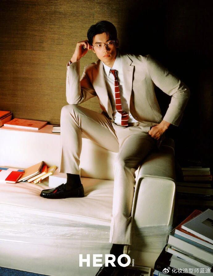 世界杯高清赛事直播入口-汪顺 HERO 创刊号封面：真正的英雄，从来都有双面人生|人物|泳池|锋芒|大片|时尚_新浪新闻