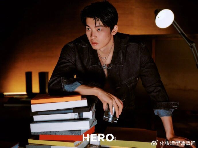 世界杯高清赛事直播入口-汪顺 HERO 创刊号封面：真正的英雄，从来都有双面人生|人物|泳池|锋芒|大片|时尚_新浪新闻