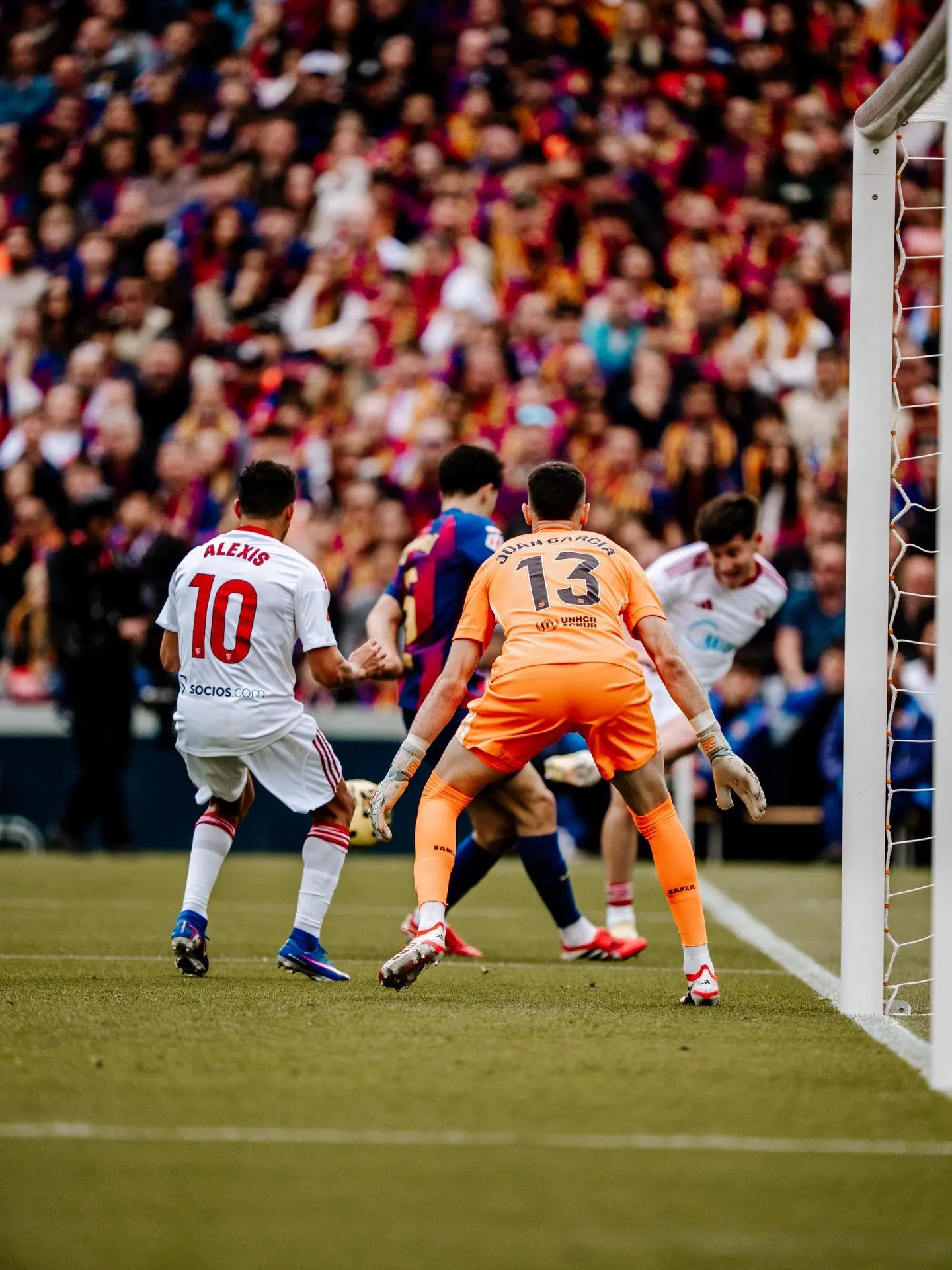 世界杯比赛在线观看地址-乔安-加西亚社媒与球迷互动：周中我们需要所有人的支持