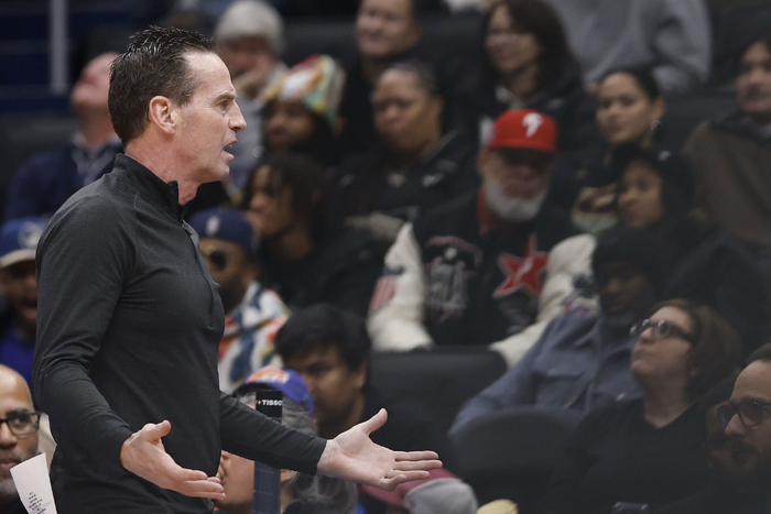 世界杯手机观看软件下载-骑士为何惨败？哈登莫布里表现欠佳？教练防守战术出现问题？|阿特金森|独行侠|NBA常规赛|詹姆斯·哈登|克利夫兰骑士队_新浪体育_新浪新闻