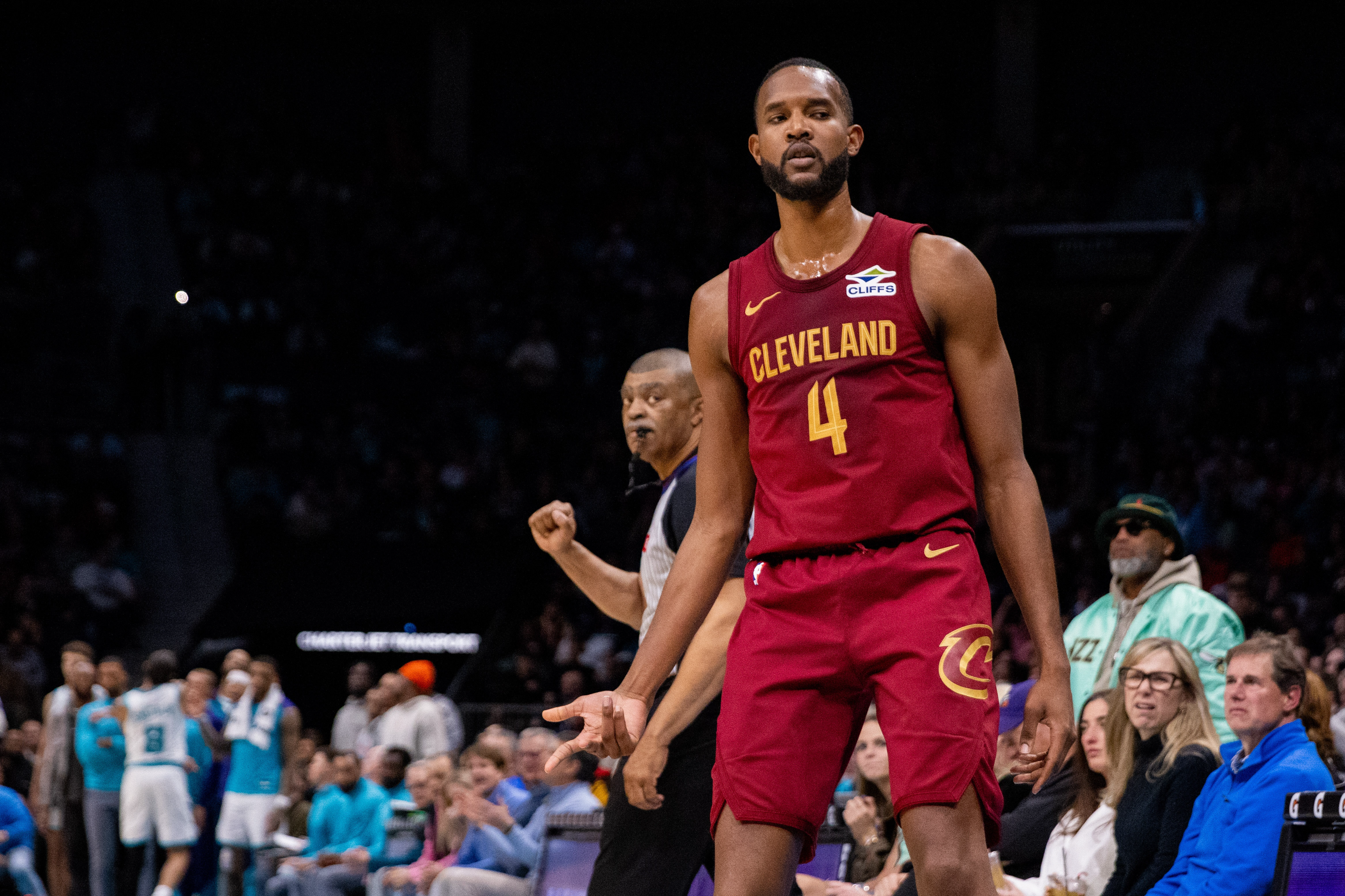 世界杯手机观看软件下载-骑士为何惨败？哈登莫布里表现欠佳？教练防守战术出现问题？|阿特金森|独行侠|NBA常规赛|詹姆斯·哈登|克利夫兰骑士队_新浪体育_新浪新闻