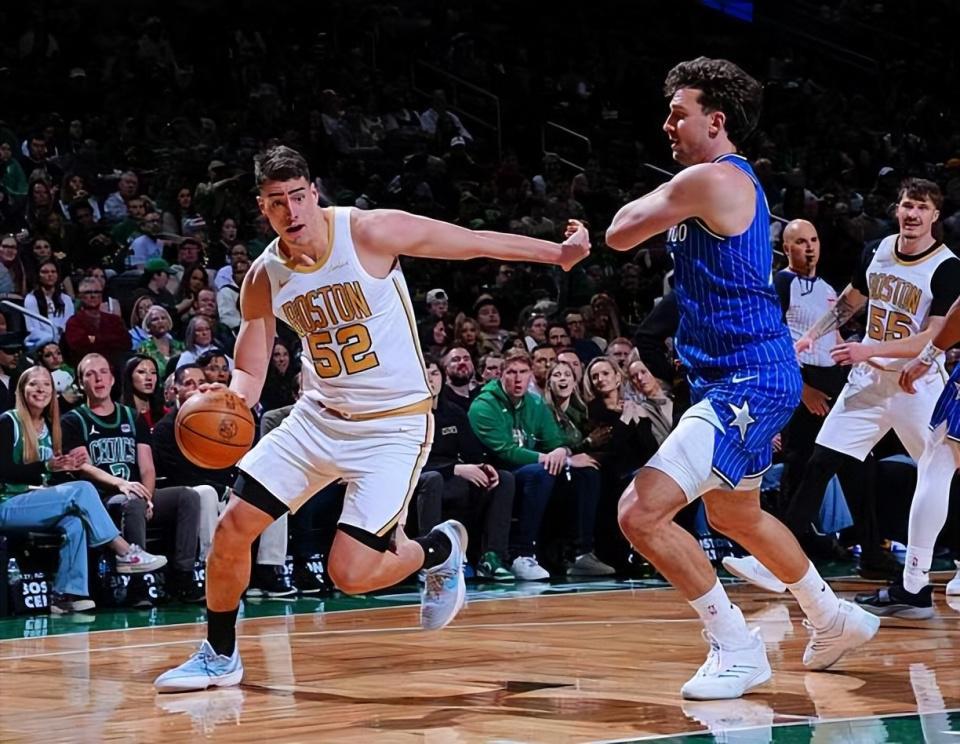 世界杯手机观看软件下载-三名铁板凳合力砍下84分！他们竟然也能组成凯尔特人的三巨头？