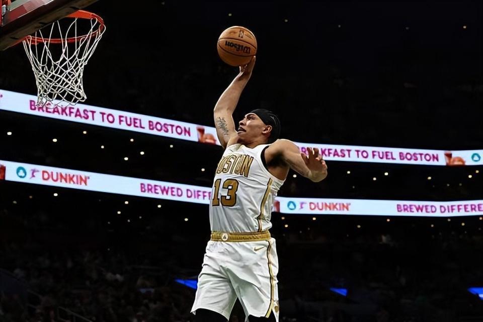 世界杯手机观看软件下载-三名铁板凳合力砍下84分！他们竟然也能组成凯尔特人的三巨头？